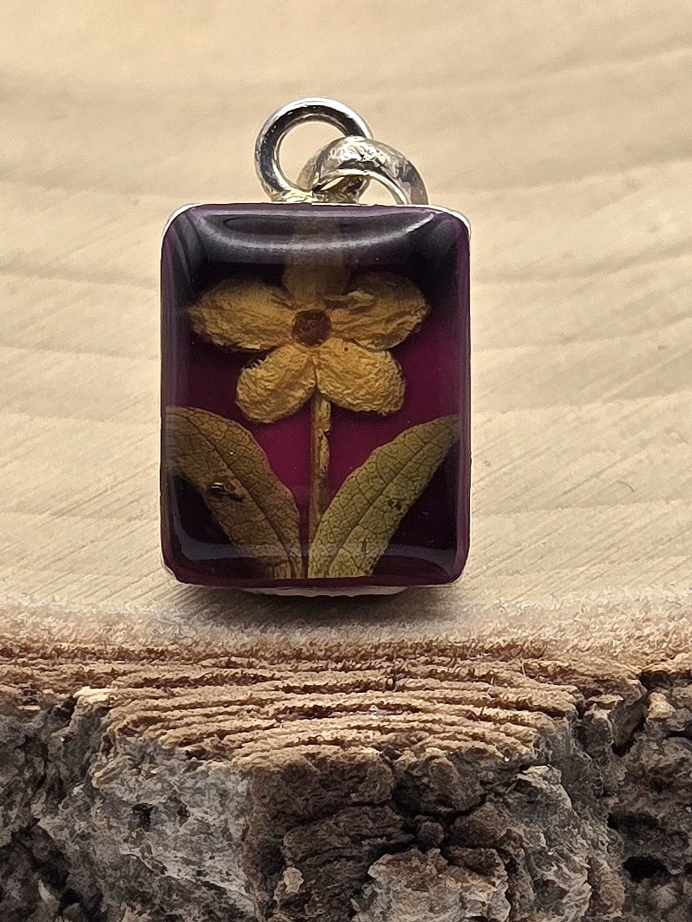 🌸 Vintage 925 Sterling Silver Resin Flower Pendant